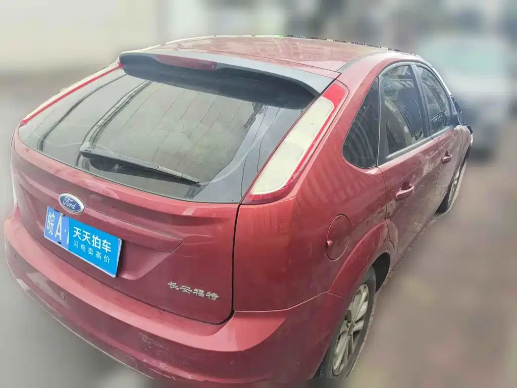 Фото 2 - Ford Focus