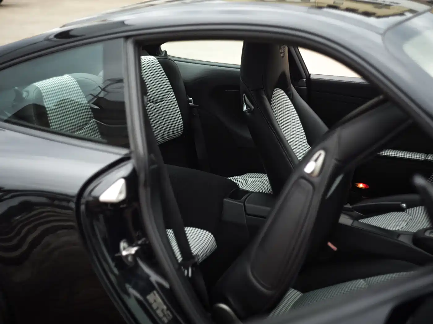 Porsche 911 2010 Carrera 3.6L фото 21