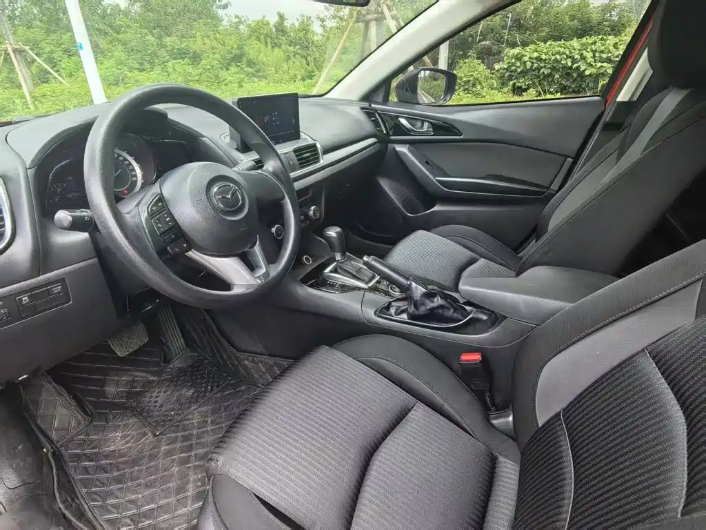 Фото 3 - Mazda Mazda 3