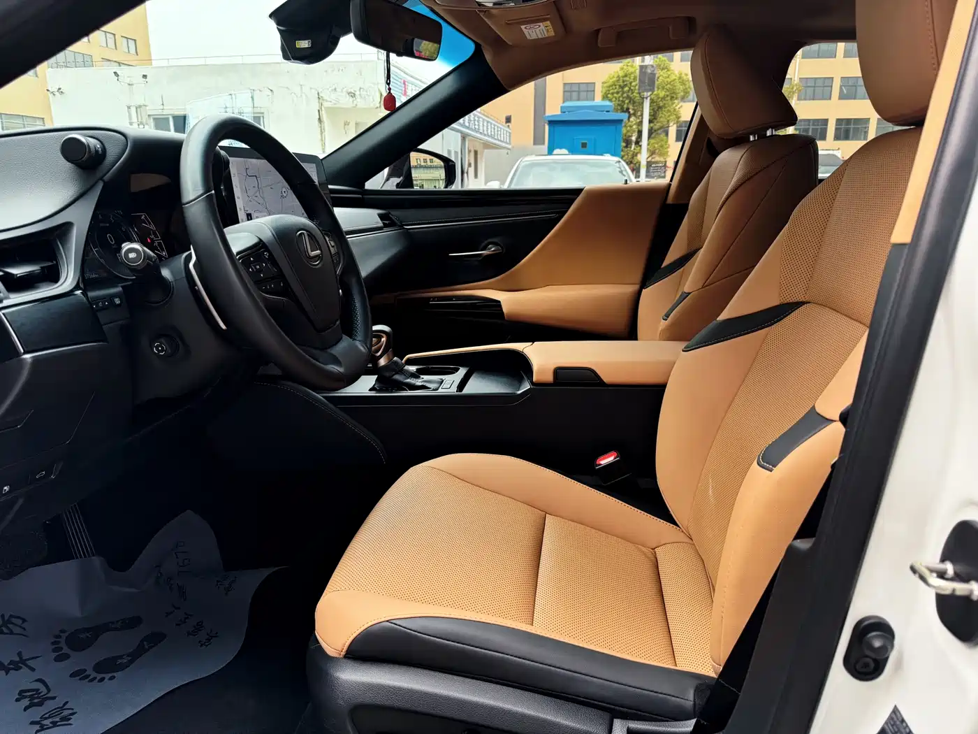 Lexus ES 2022 200 Excellence Edition фото 4