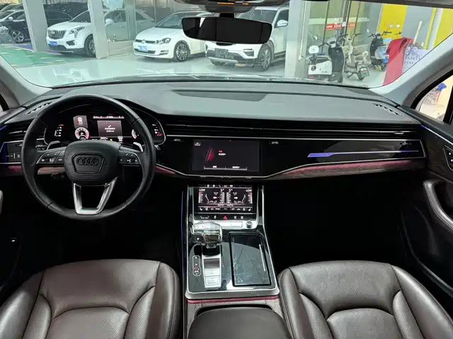 Audi Q7 2022 55 TFSI quattro S line Sport — фото 5