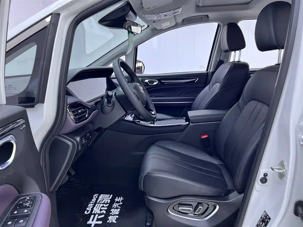 GAC Trumpchi Trumpchi M6 2025 Basic Model фото 15