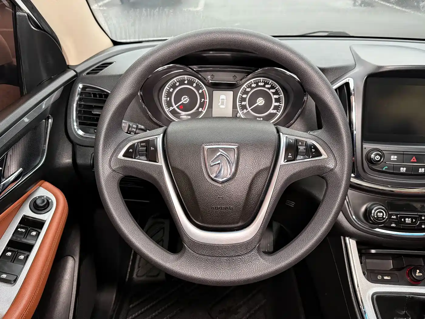 Baojun 560 2017 2016 1.5T Manual Elite
