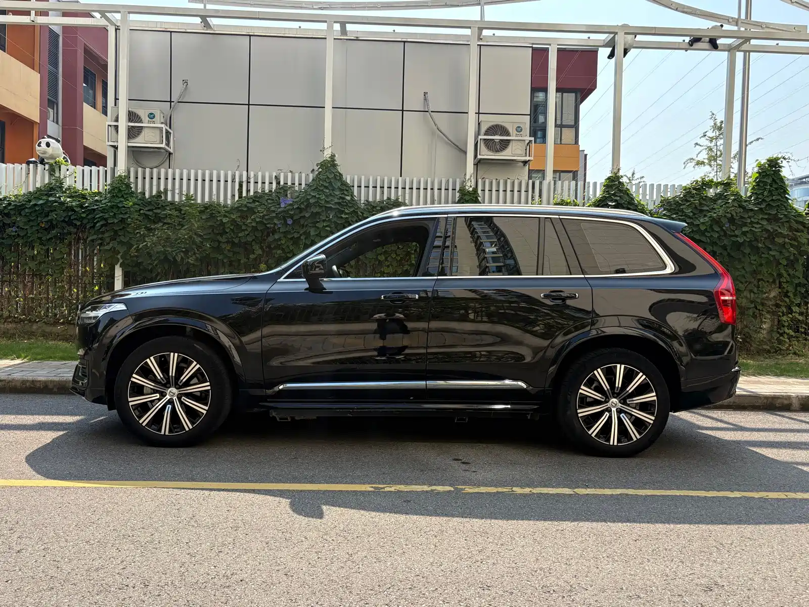 Photo 18 - Volvo XC90