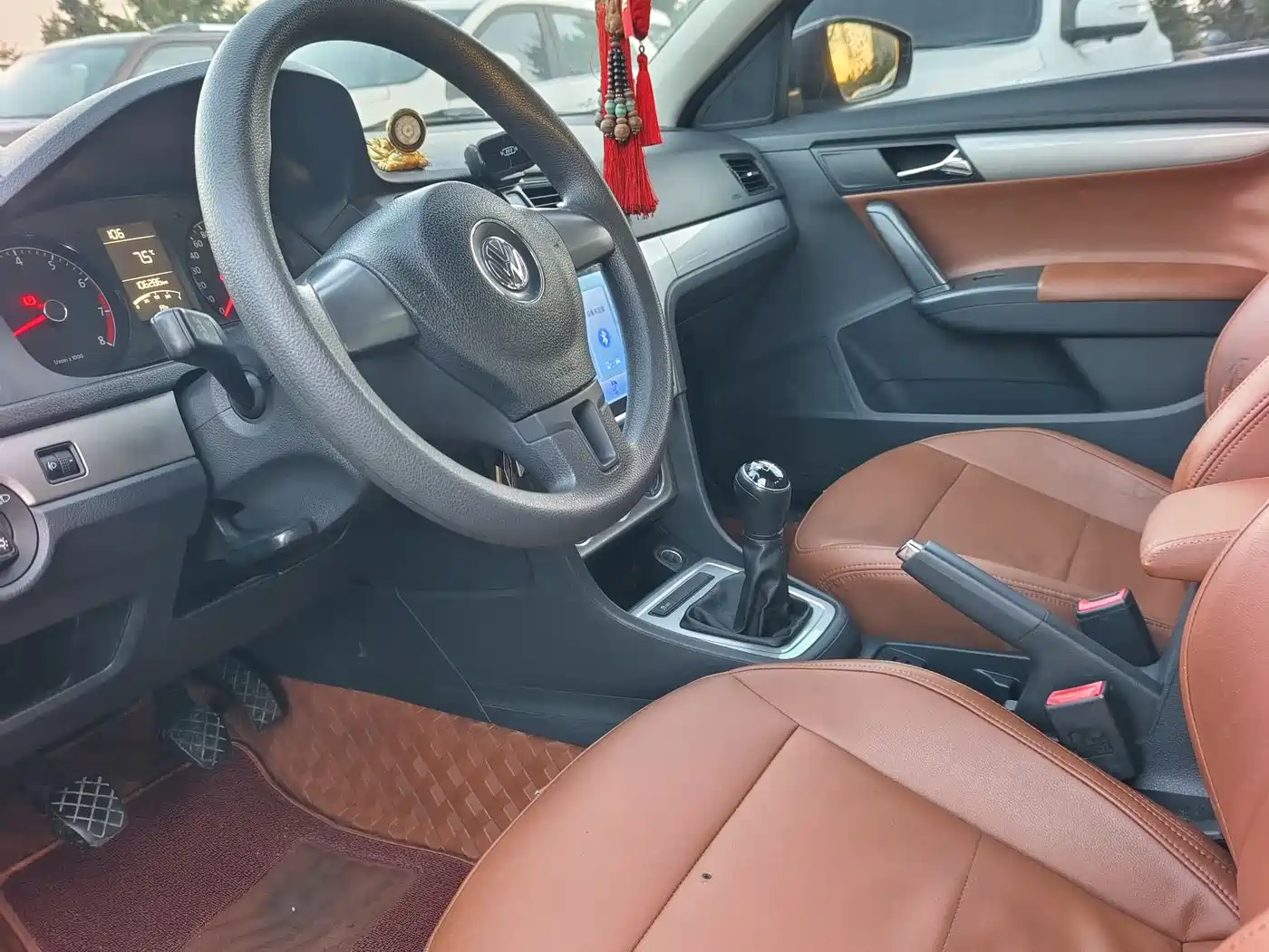 Volkswagen Lavida Tour 2013 1.6L Manual Trend Style фото 4