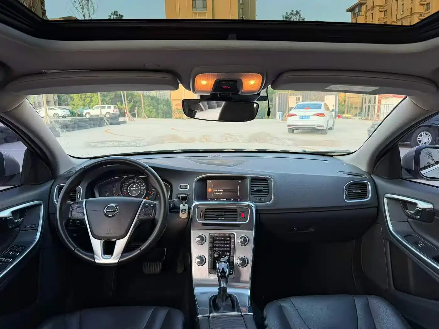 Фото 9 - Volvo S60
