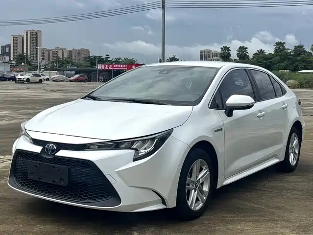 Toyota Levin 2022 Dual Engine 1.8H E-CVT Leading Edition — фото 1