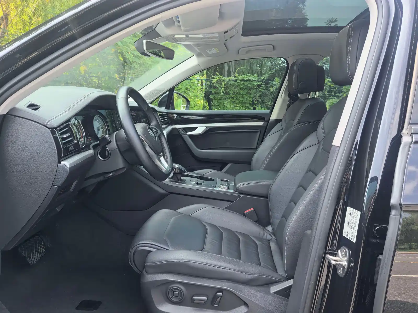 Фото 6 - Volkswagen Touareg