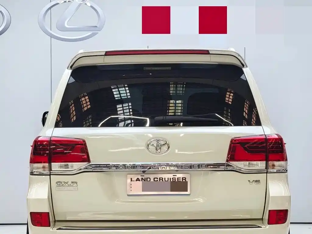 Toyota Land Cruiser (Import) 2017 2015 4.0L V6 Middle East Low Configuration Edition