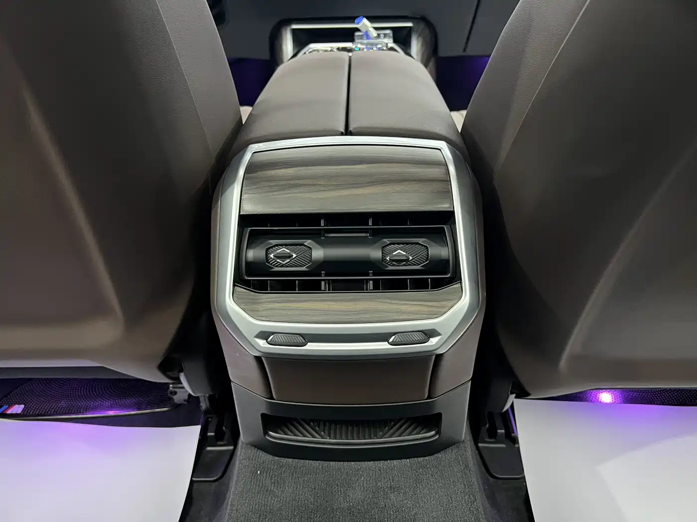 BMW 7 Series 2023 Model 735Li M Sport Package фото 12
