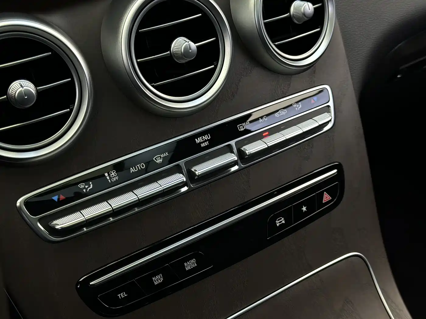 Mercedes-Benz GLC 2022 GLC 300 L 4MATIC Dynamic Collector's Edition фото 21