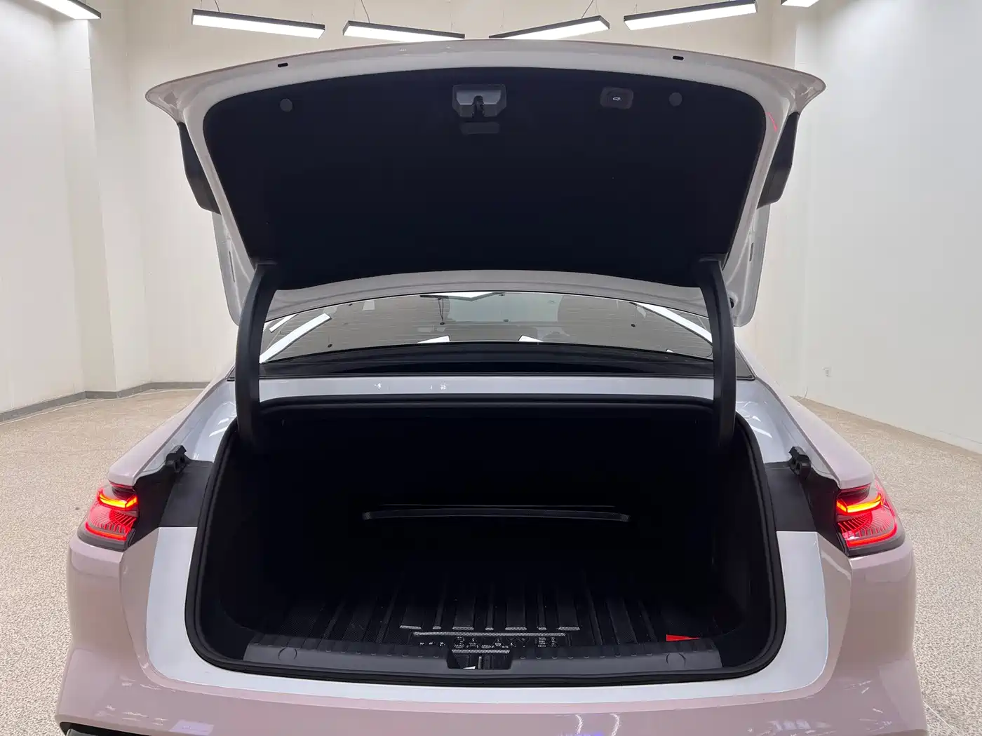 Geely Galaxy Galaxy E8 2025 2025 575km Exploration Smart Drive Edition