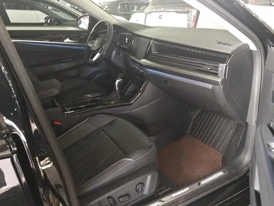 Фото 8 - Volkswagen Passat
