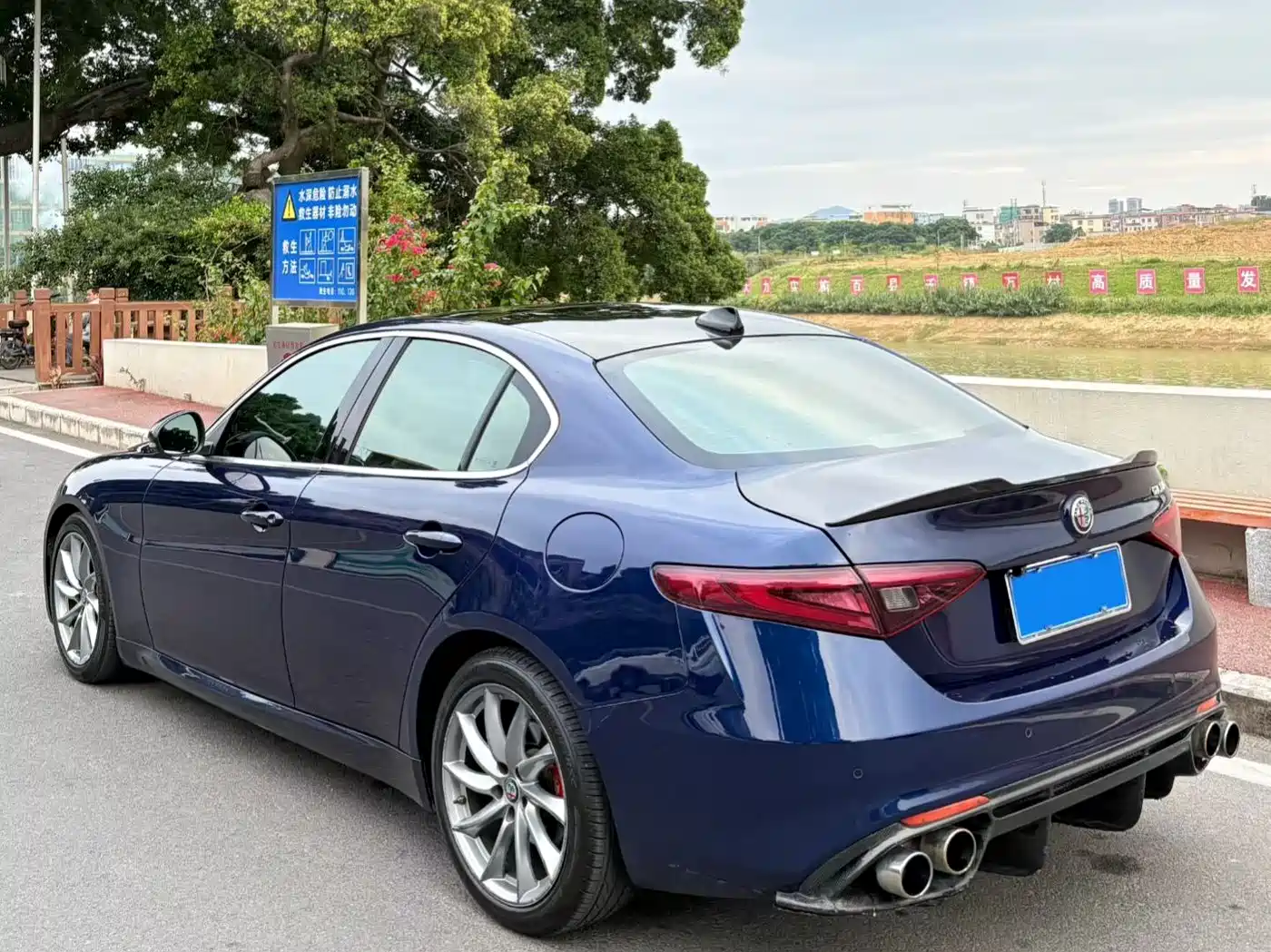 Alfa Romeo Giulia 2019 2017 2.0T 200HP Luxury Edition
