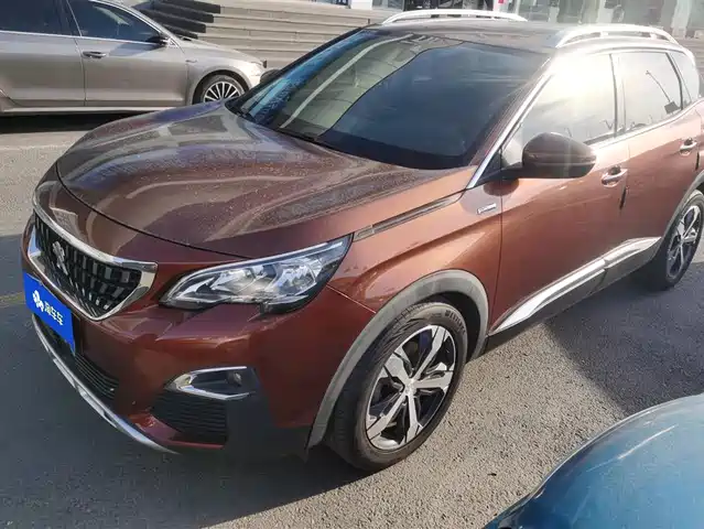 PEUGEOT 4008