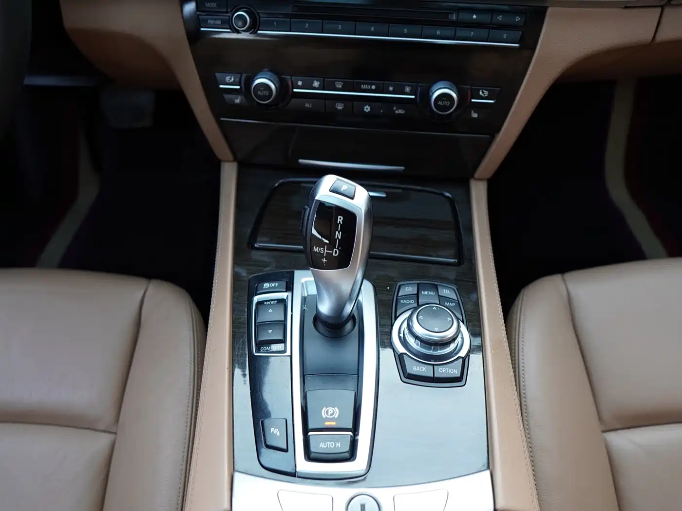 BMW 7 Series 2011 730Li Elegance фото 10