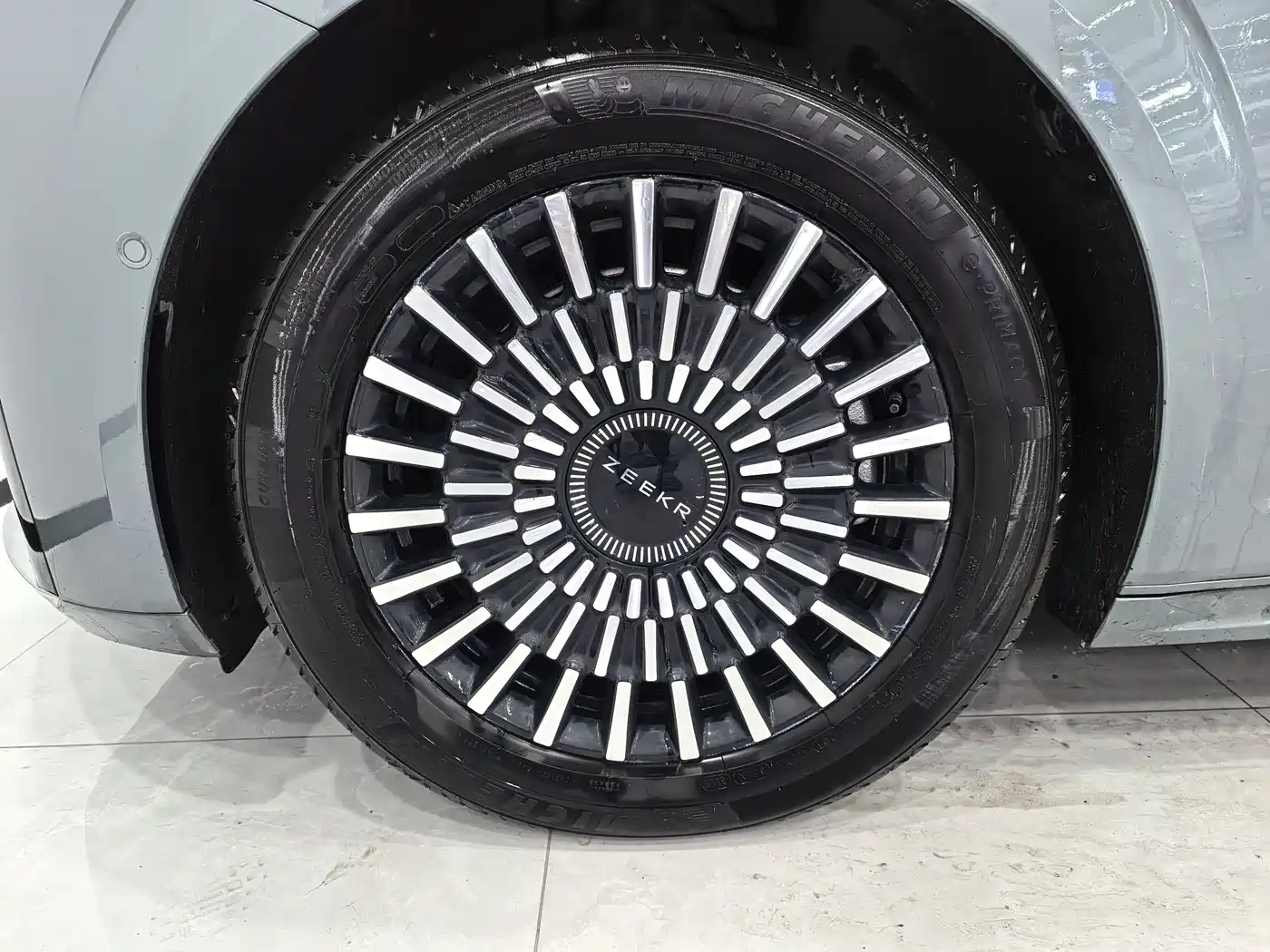 ZEEKR EXTREME KRYPTON 009