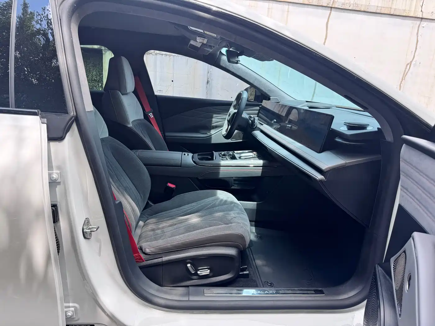 Geely Galaxy Galaxy E8 2025 2025 Model 610km Premium Edition