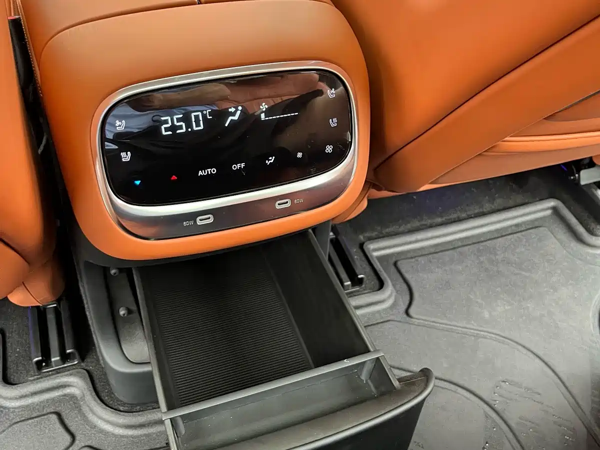 GAC Trumpchi Trumpchi Vision S9 2025 2025 1.5T Hybrid Premium