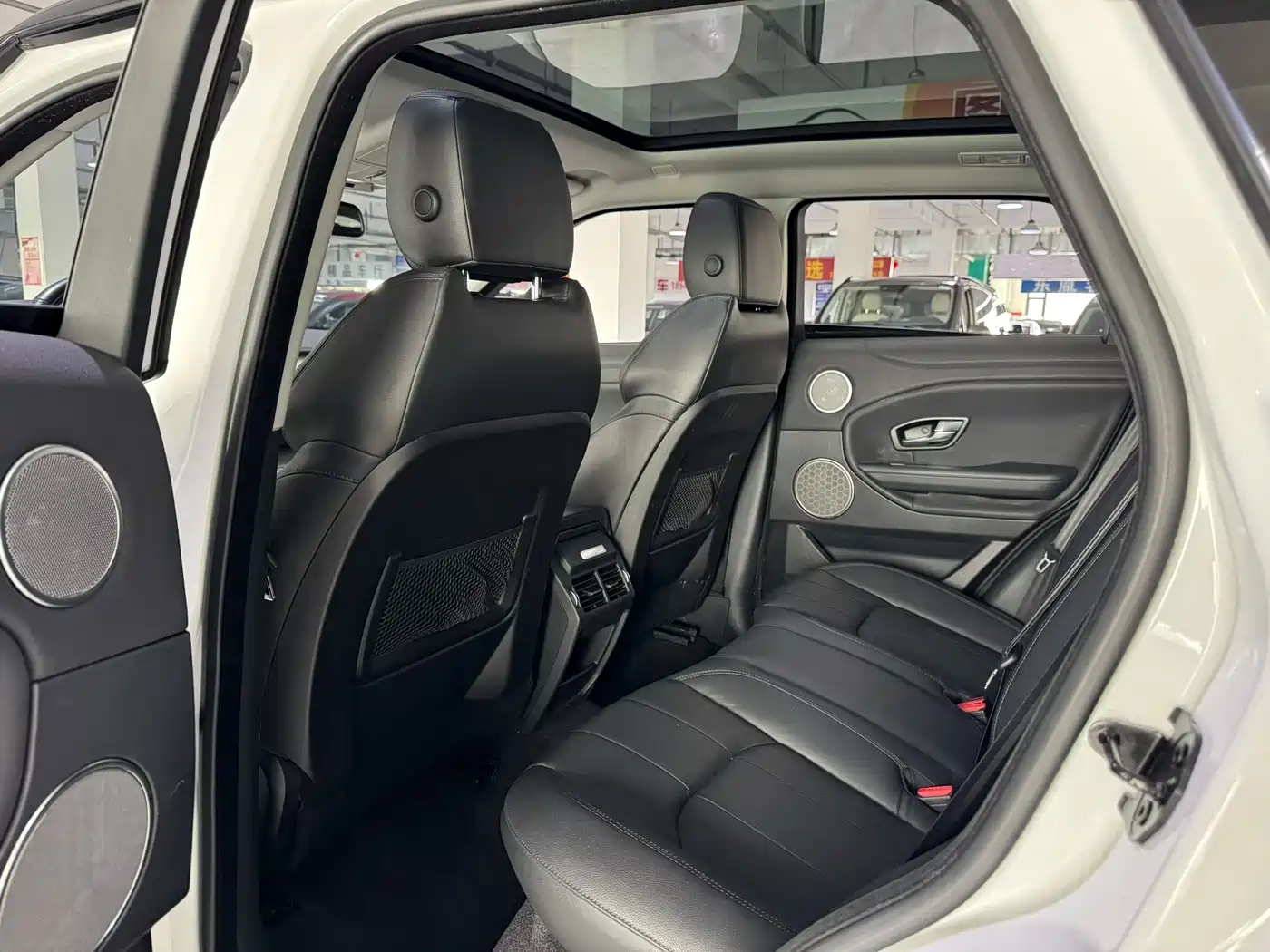 Land Rover Range Rover Evoque 2018 240PS PURE Trend фото 8