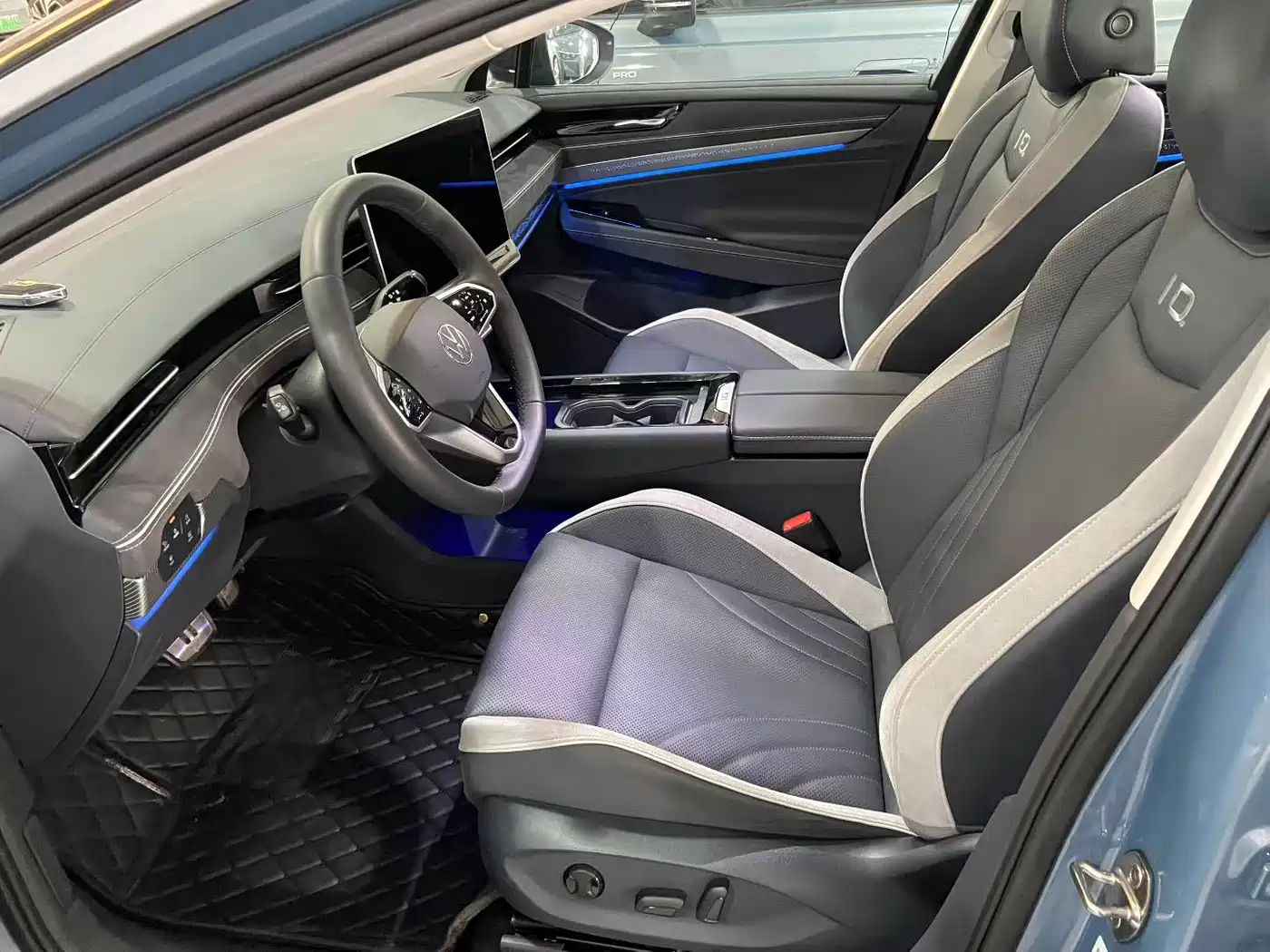 VOLKSWAGEN ID.7 VIZZION