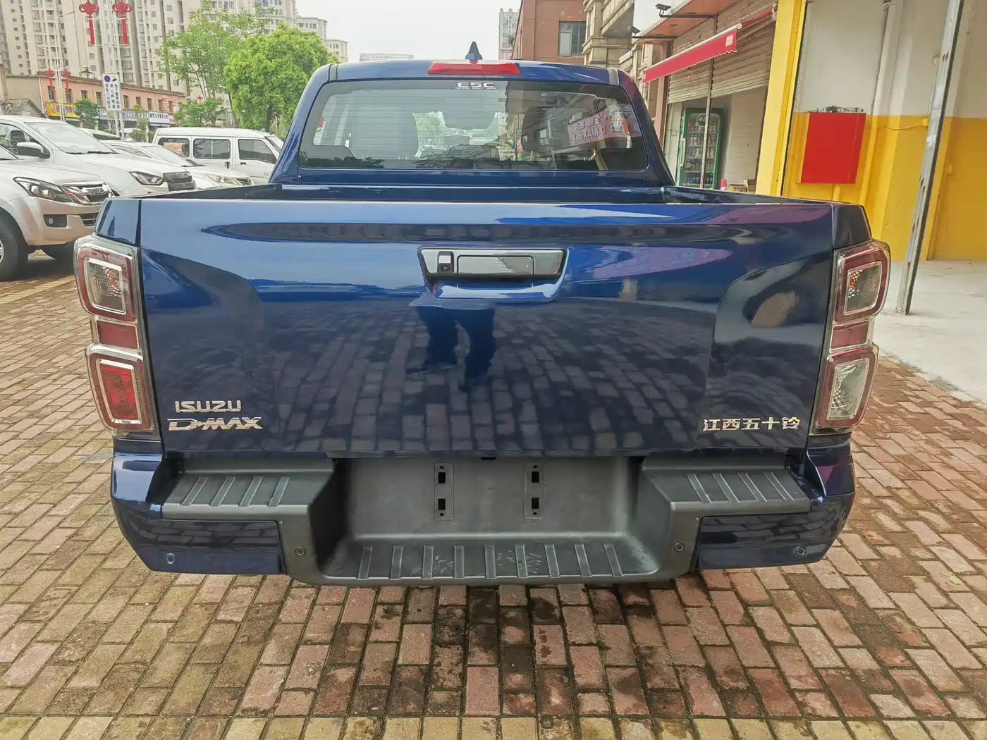 Isuzu D-MAX 2023 1.9T Auto 4WD V-CROSS Yue Ling Edition фото 5