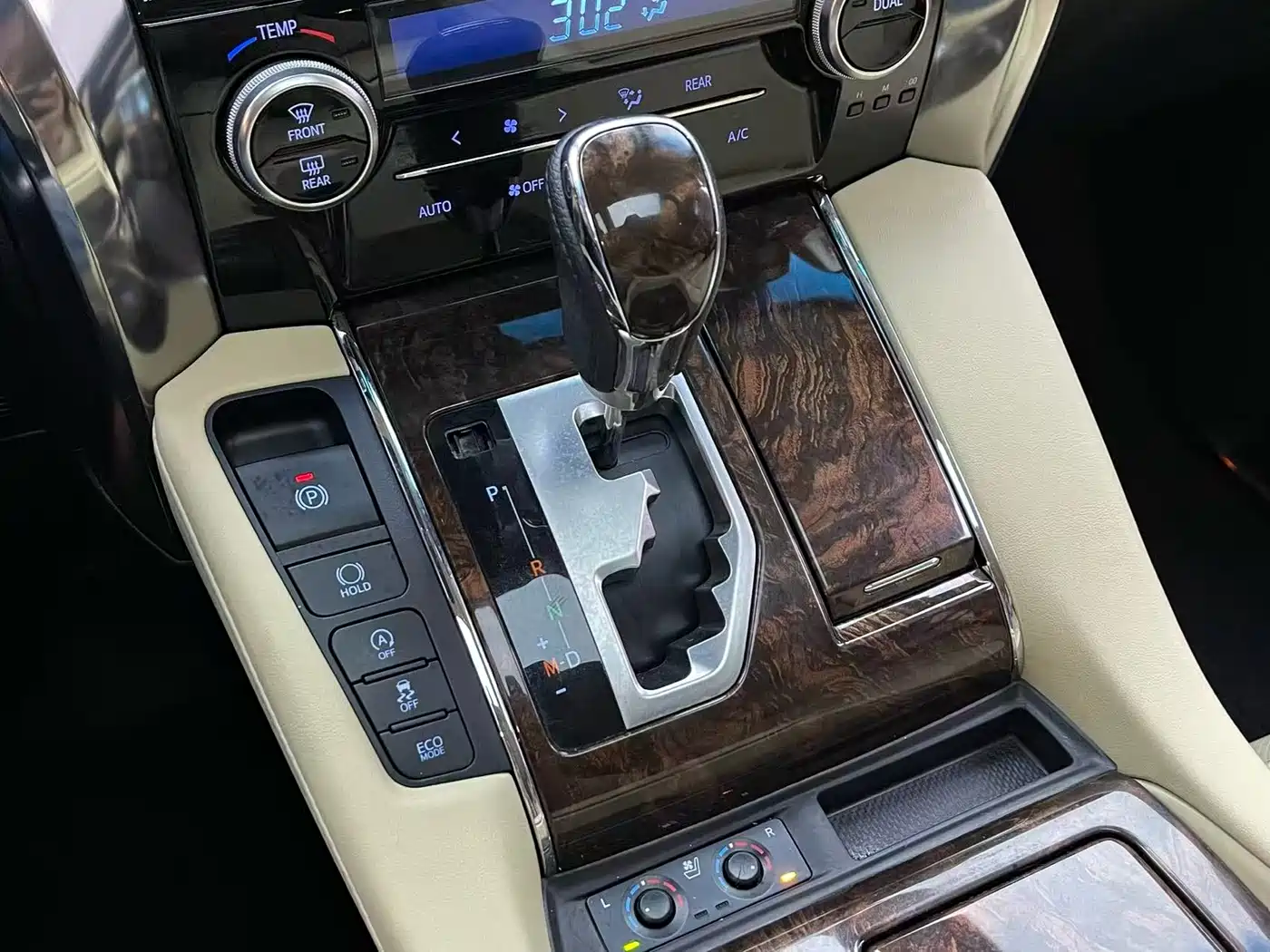 Toyota Alphard 2018 Facelift 3.5L Luxury Edition фото 10