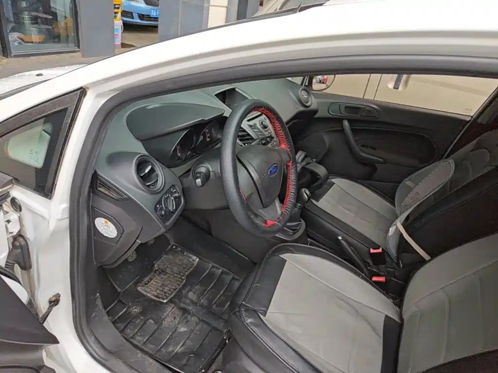 Ford Fiesta 2015 2013 Sedan 1.5L Manual Trend