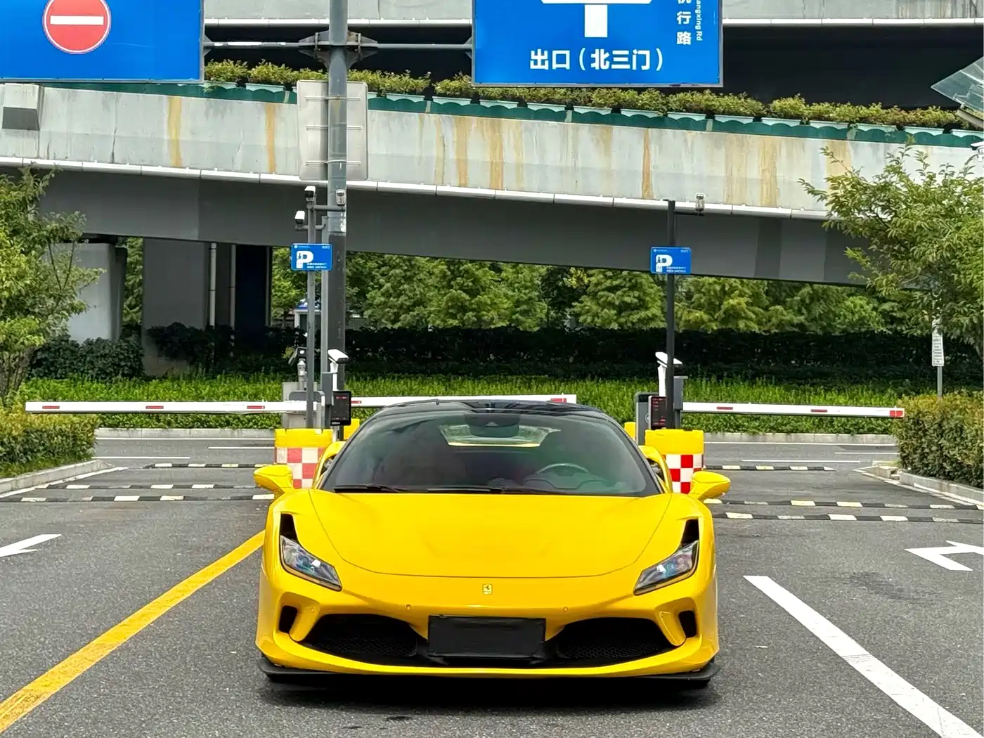 Ferrari F8 2021 2019 Tributo 3.9T V8