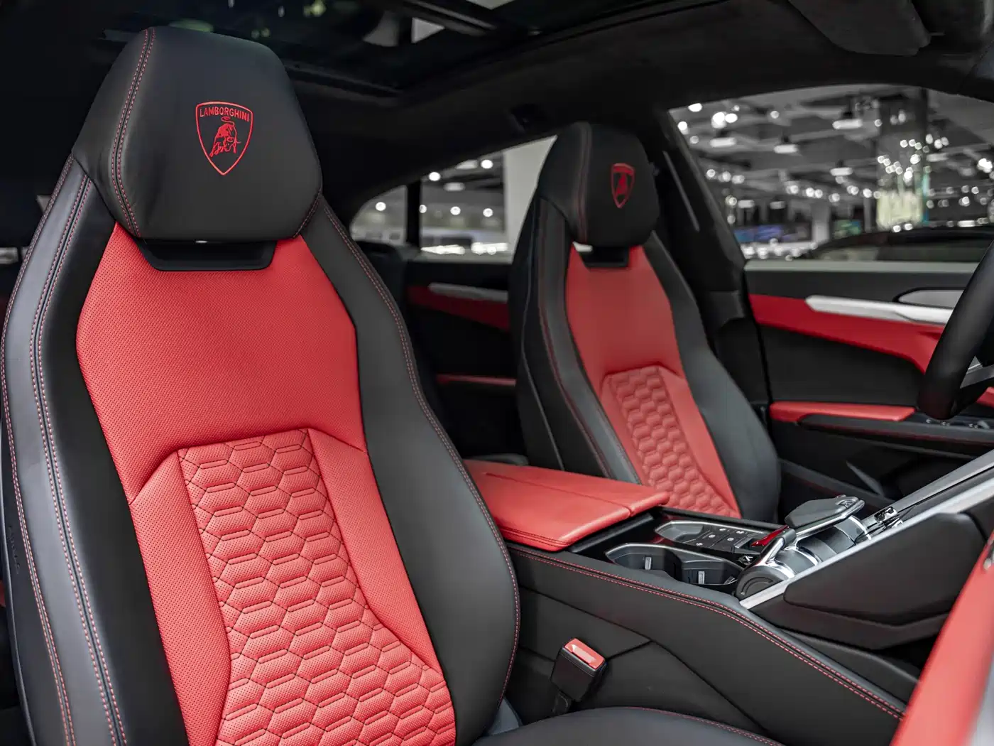 Фото 12 - Lamborghini Urus