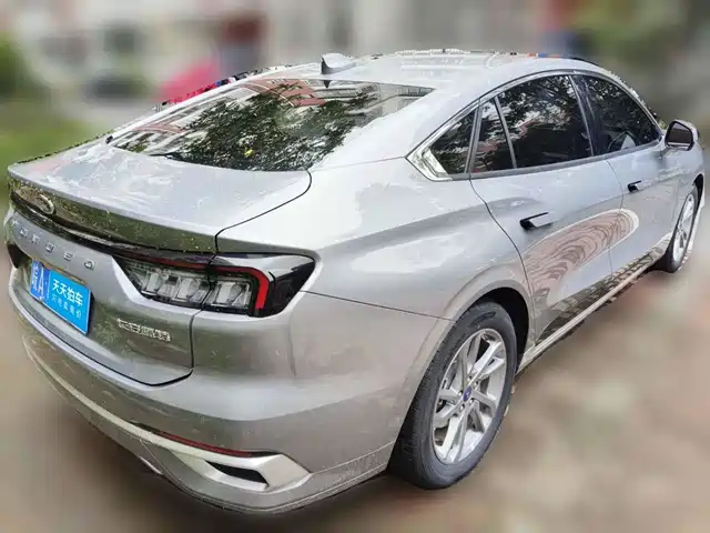 Ford Mondeo 2023 EcoBoost 180 Luxury — фото 2