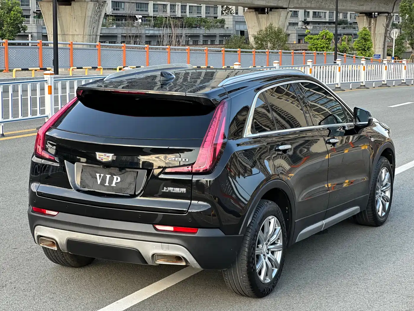 Фото 13 - Cadillac XT4