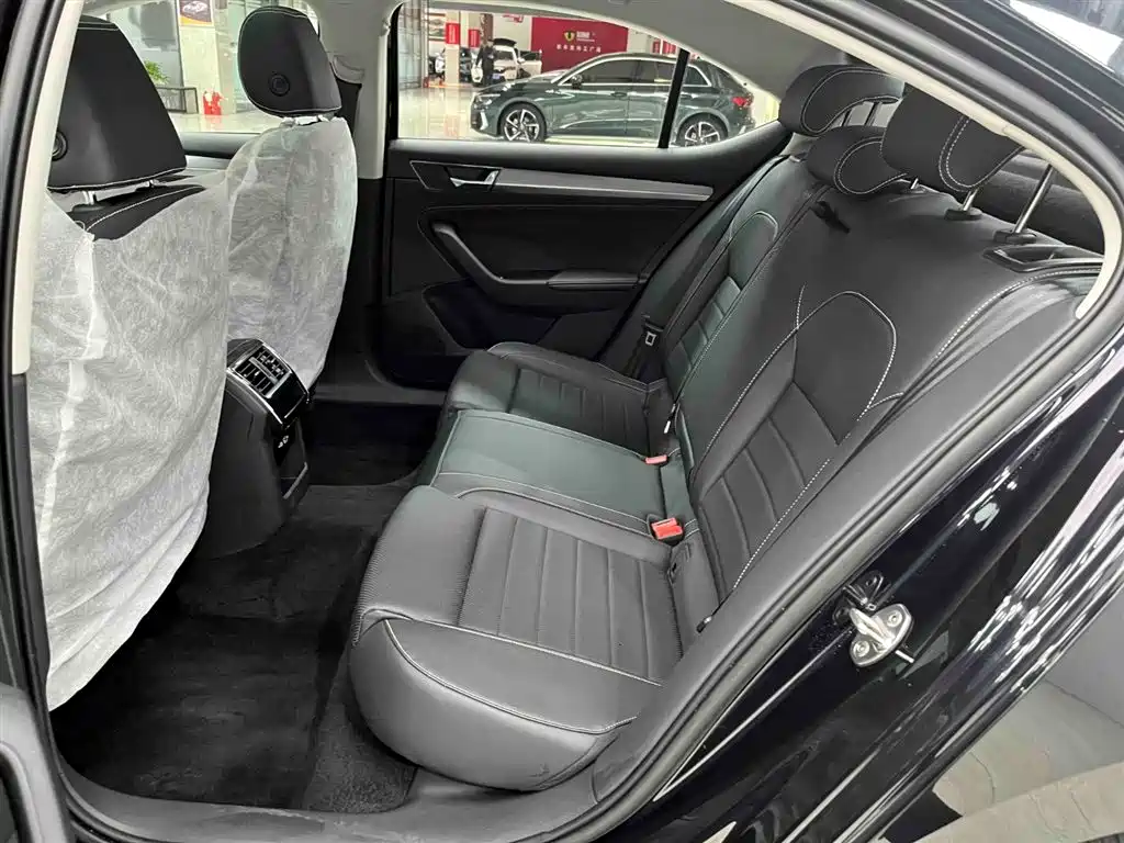 Škoda Superb 2024 TSI280 DSG Premium Edition фото 14