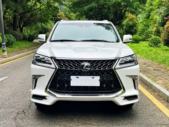 Lexus LX — фото 2
