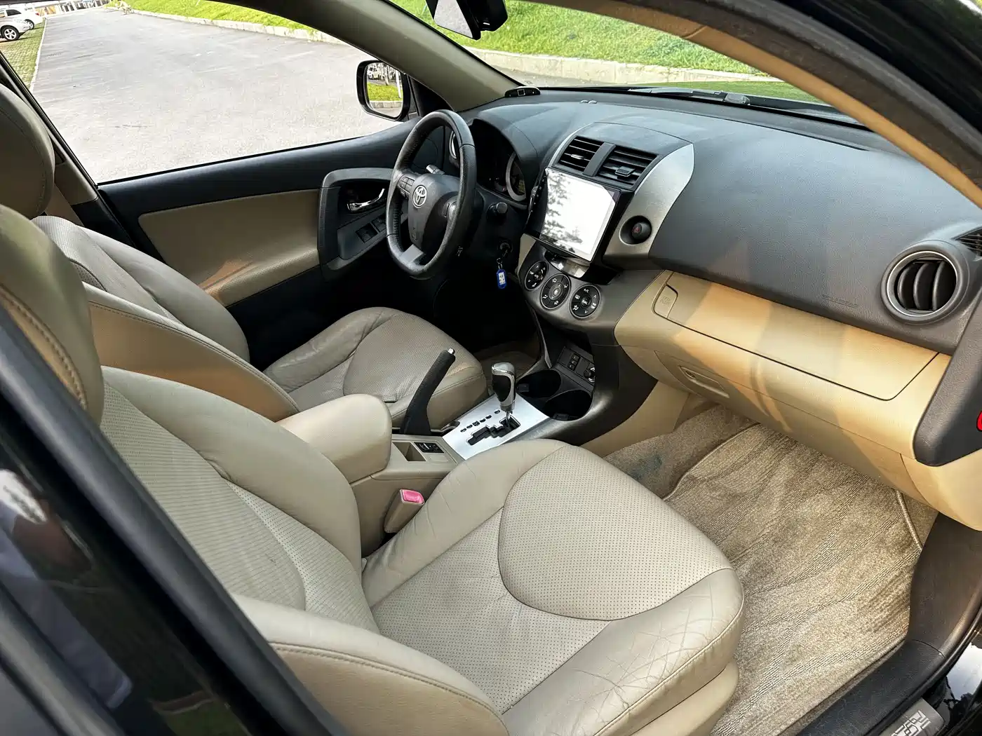 Toyota RAV4 Rongfang 2012 Styling Edition 2.4L Automatic 4WD Luxury фото 11