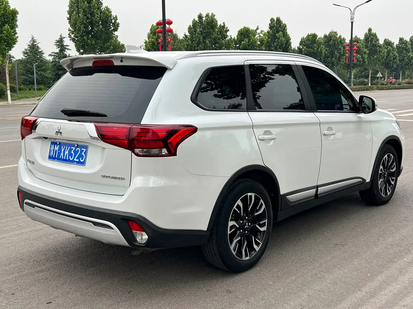 Mitsubishi Outlander 2019 2.0L 2WD Enjoy 7-Seater China VI фото 6