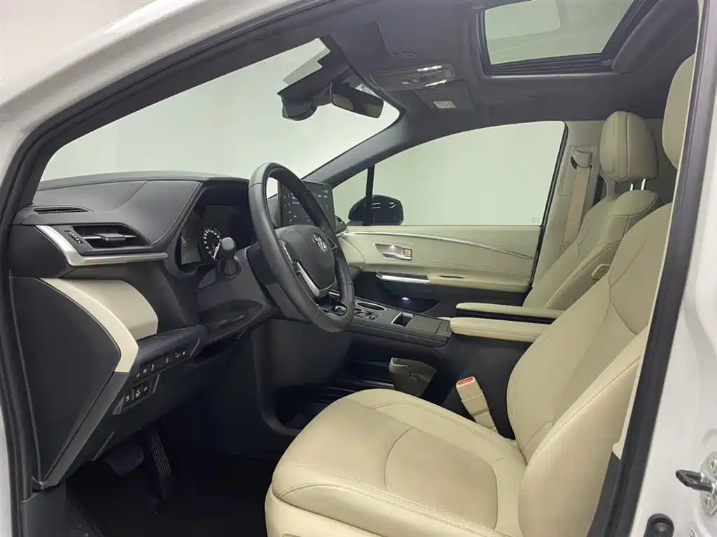 Toyota Sienna 2023 2.5L Hybrid Premium Edition фото 17