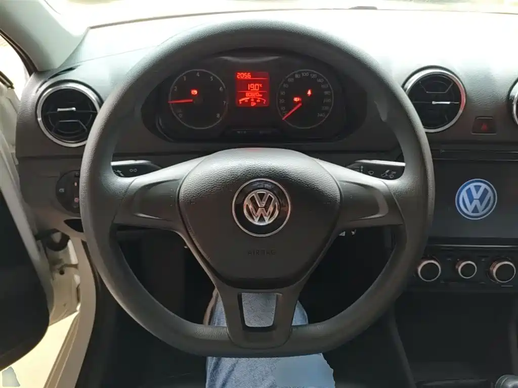 Volkswagen Jetta 2019 Dream Edition 1.4L Manual Fashion фото 11