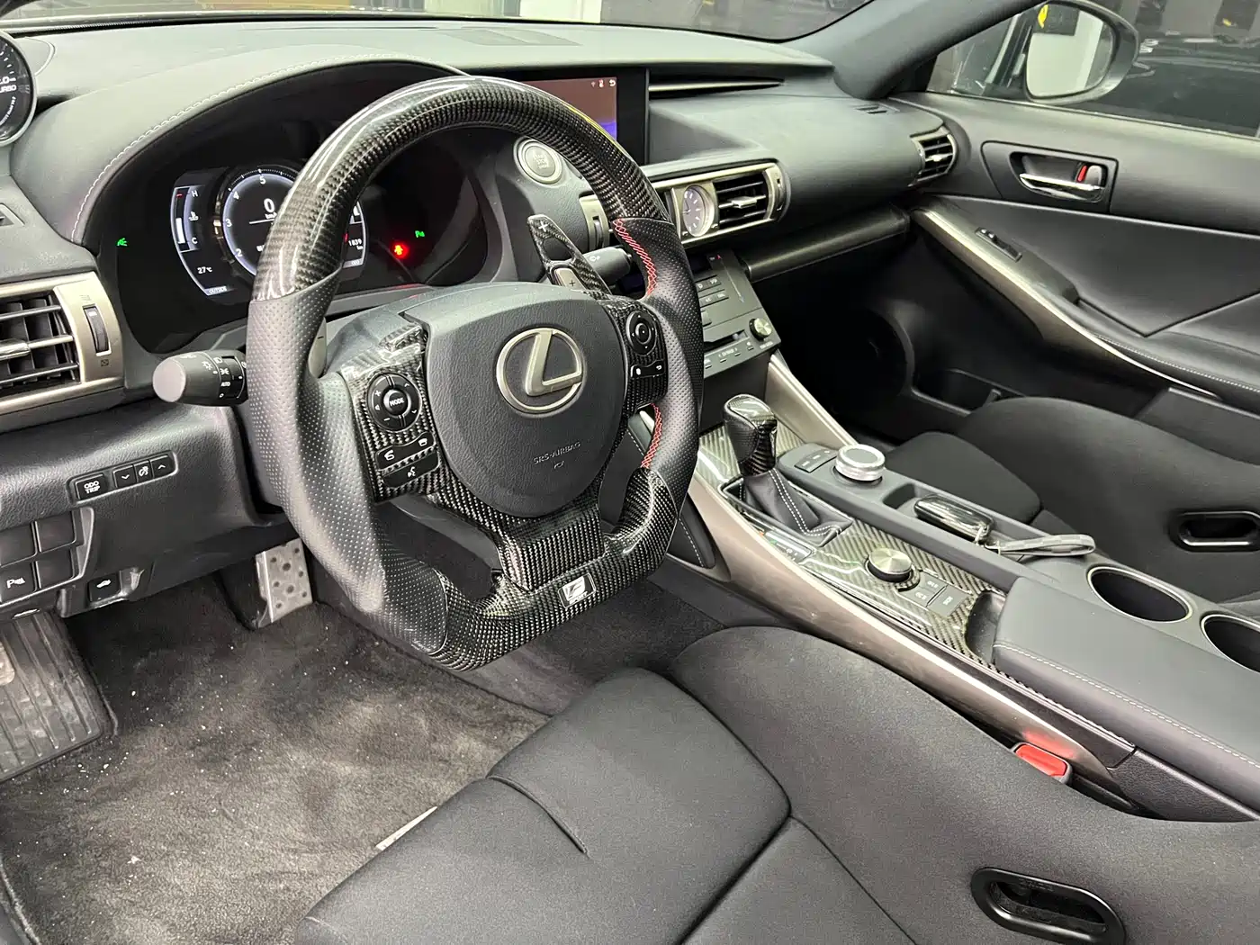 Lexus IS 2015 200t F SPORT фото 7
