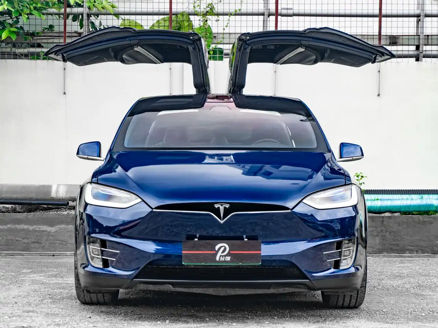 TESLA MODEL X