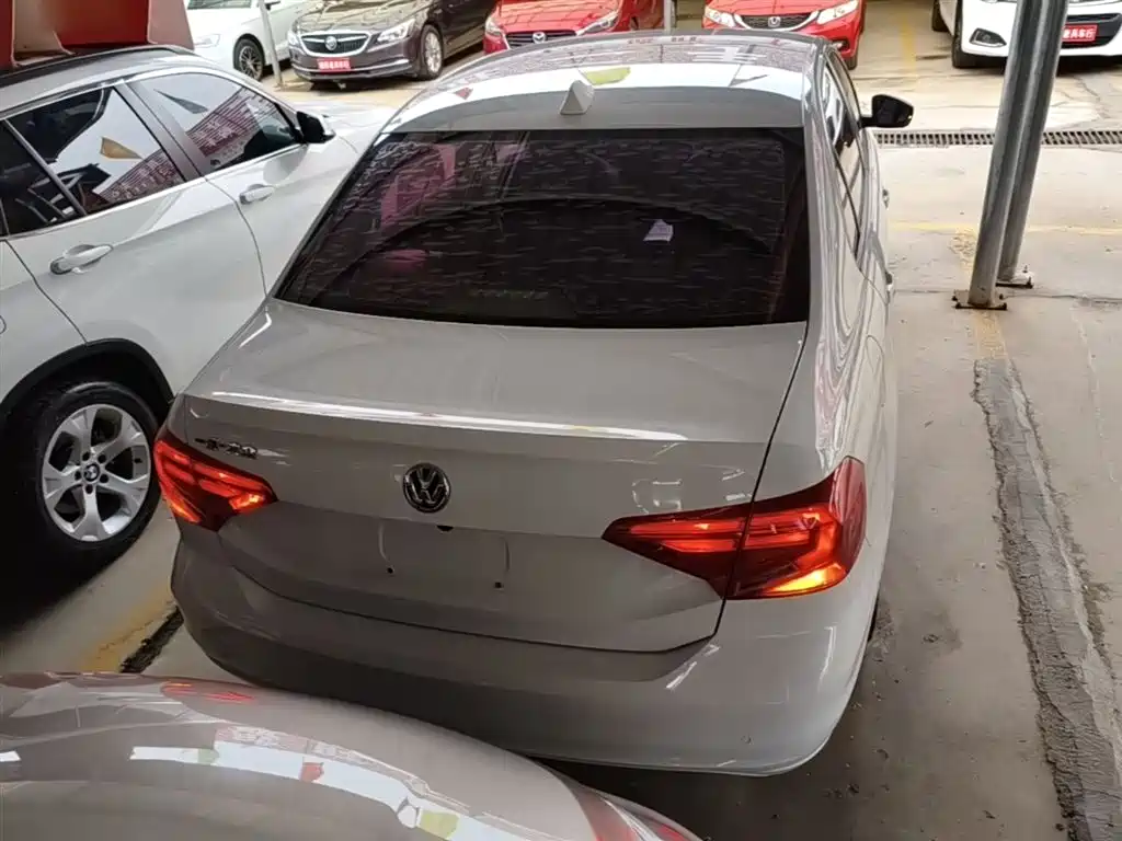Volkswagen Jetta 2019 Dream Edition 1.4L Manual Fashion фото 6