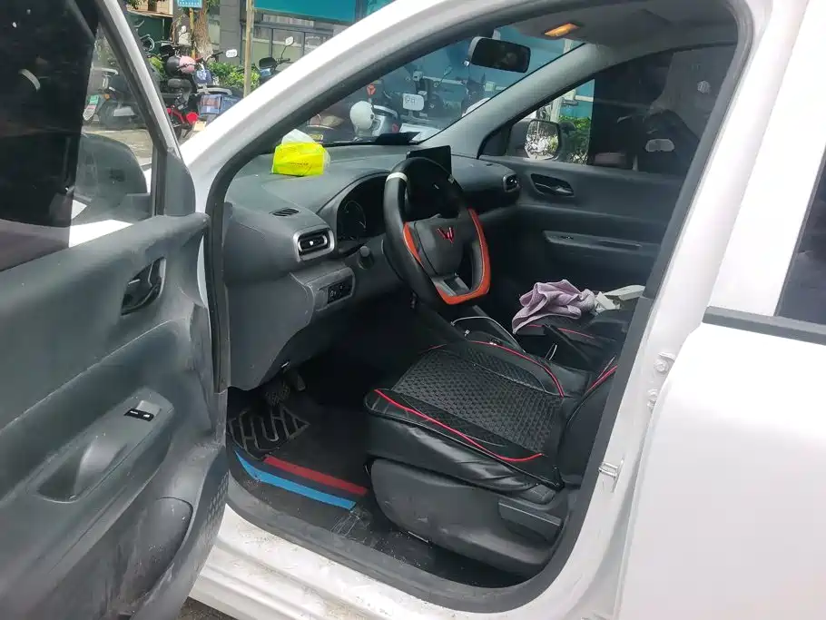 Wuling Motors Wuling Hongguang New Energy 2026 2025 Model Range Extender Hybrid 50KM Standard