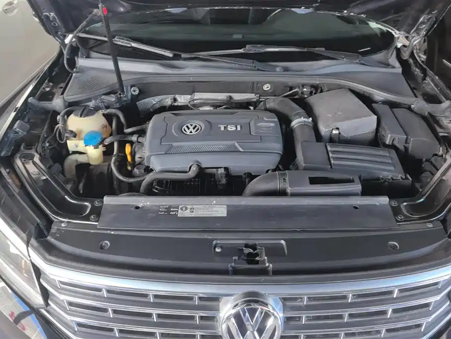 Volkswagen Passat 2016 330TSI DSG Executive Edition фото 10