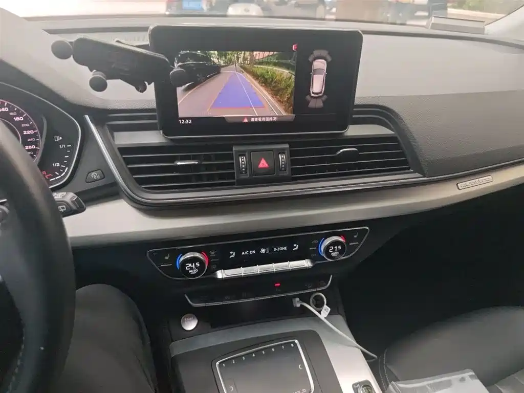 Audi Q5L 2020 Facelift 40 TFSI Honor Fashion фото 6