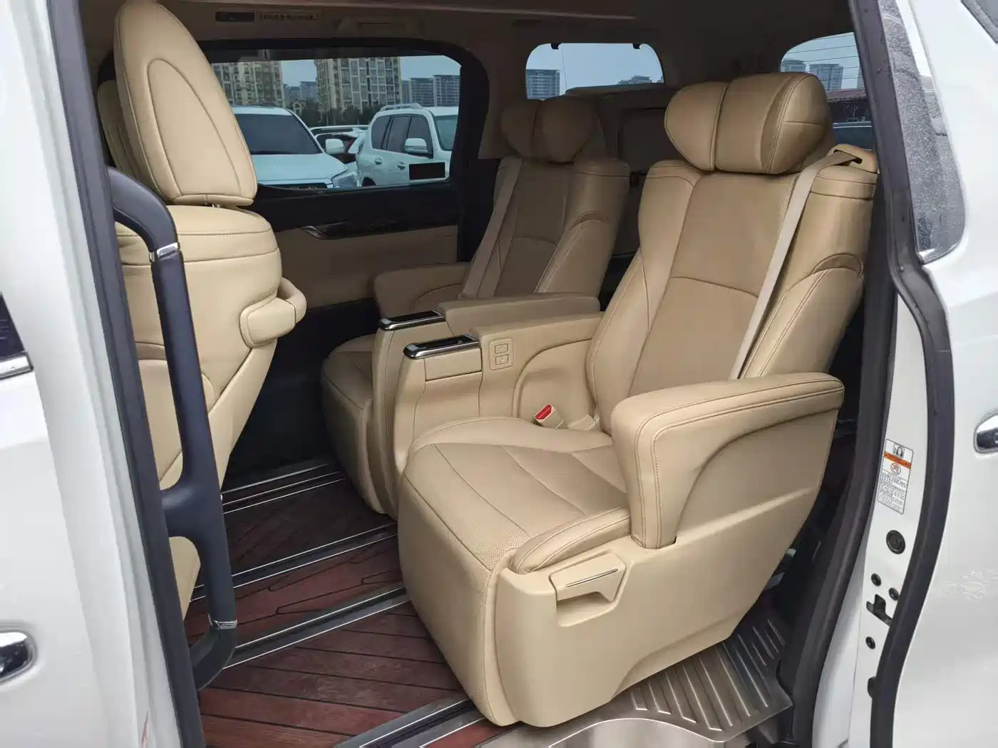 Toyota Alphard 2015 3.5L Luxury Edition фото 9