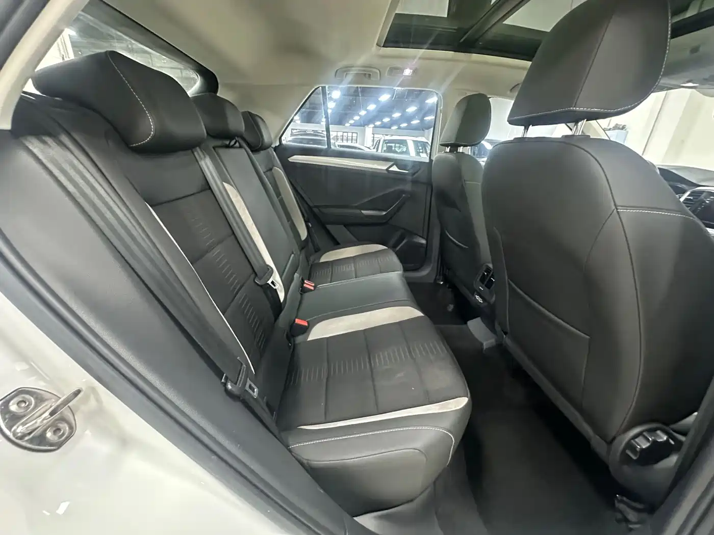 Volkswagen T-ROC 2022 280TSI DSG 2WD Elite PLUS фото 18