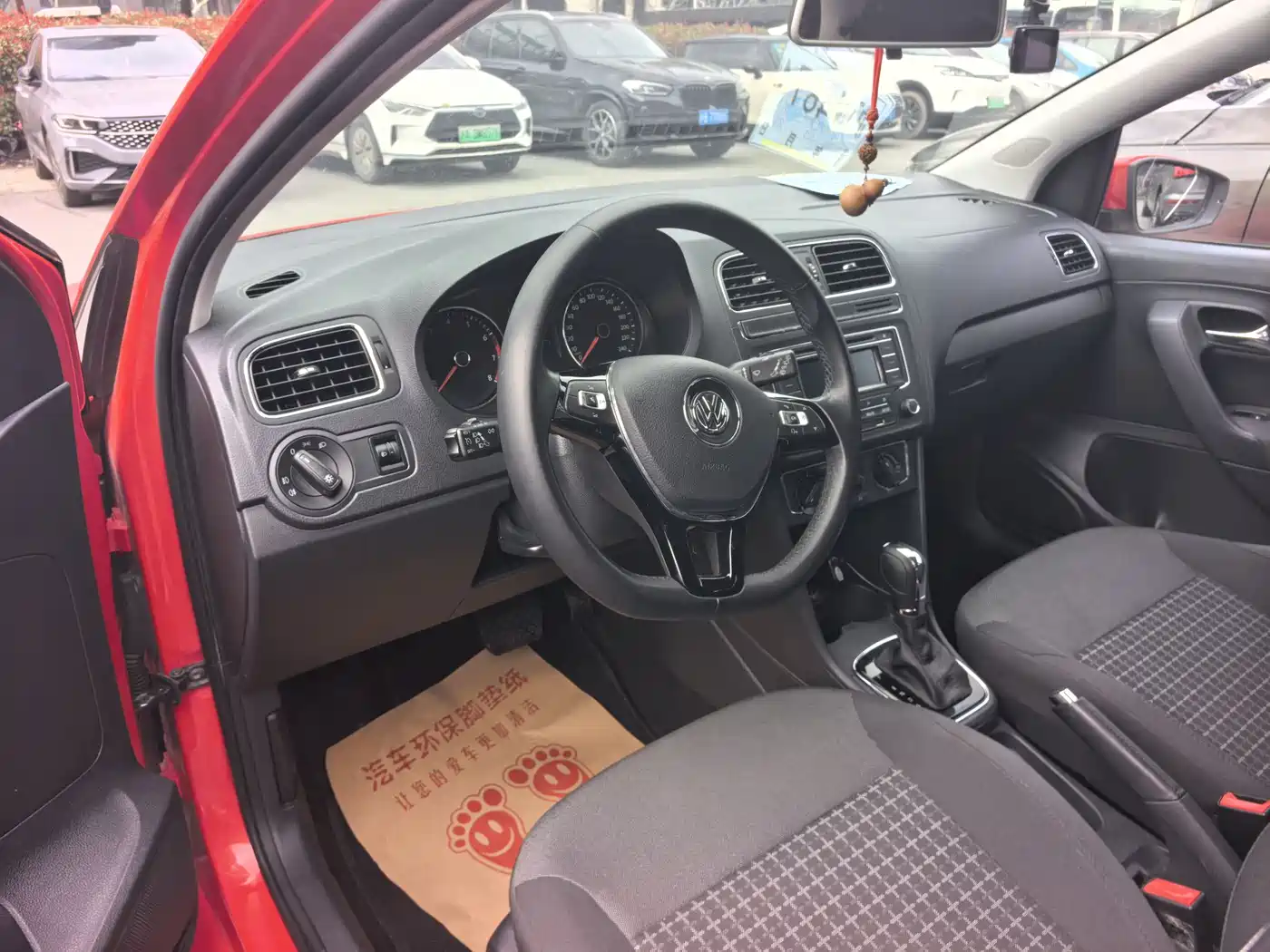Volkswagen Polo 2016 1.6L Automatic Comfort фото 12