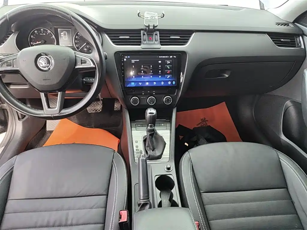 Škoda Octavia 2017 1.6L Automatic Smart Edition фото 13
