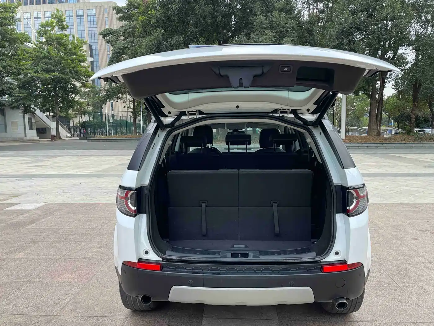 Land Rover Discovery Sport 2017 2.0T HSE фото 21
