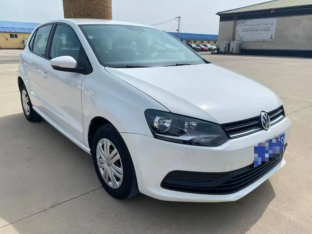 Volkswagen Polo 2016 1.4L Automatic Trend фото 3